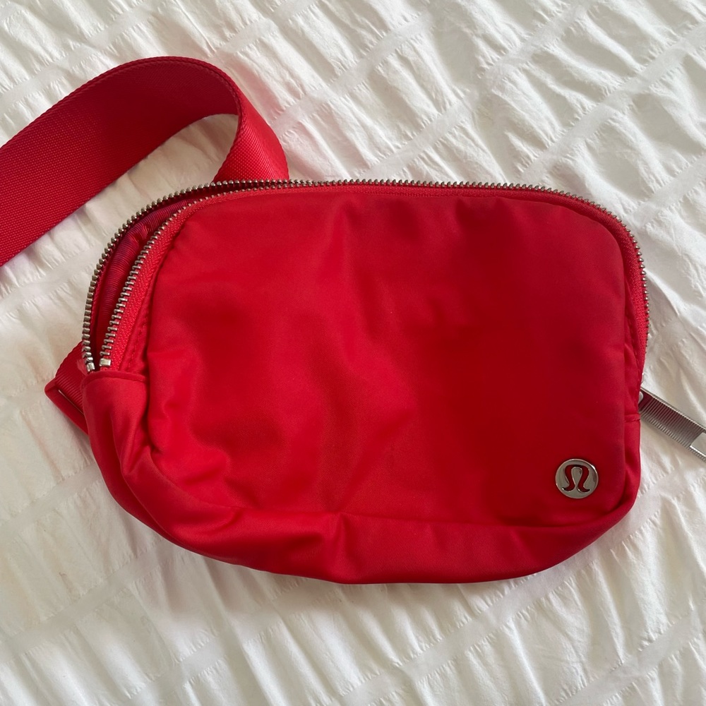 Red Lululemon EBB